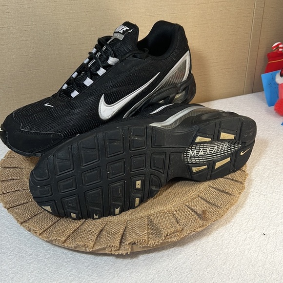 Nike Men's Air Max Torch 3 Running Shoes - Picture 3 of 6